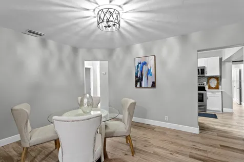 3526 W Paul Avenue Tampa FL 33611