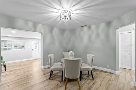 3526 W Paul Avenue Tampa FL 33611