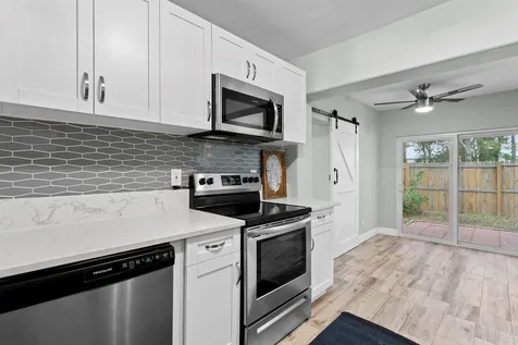 3526 W Paul Avenue Tampa FL 33611