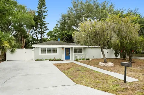 3526 W Paul Avenue Tampa FL 33611