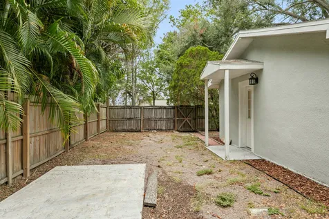 3526 W Paul Avenue Tampa FL 33611