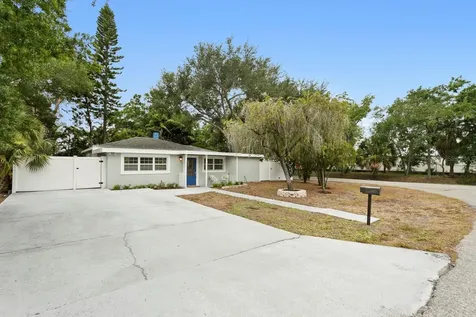 3526 W Paul Avenue Tampa FL 33611