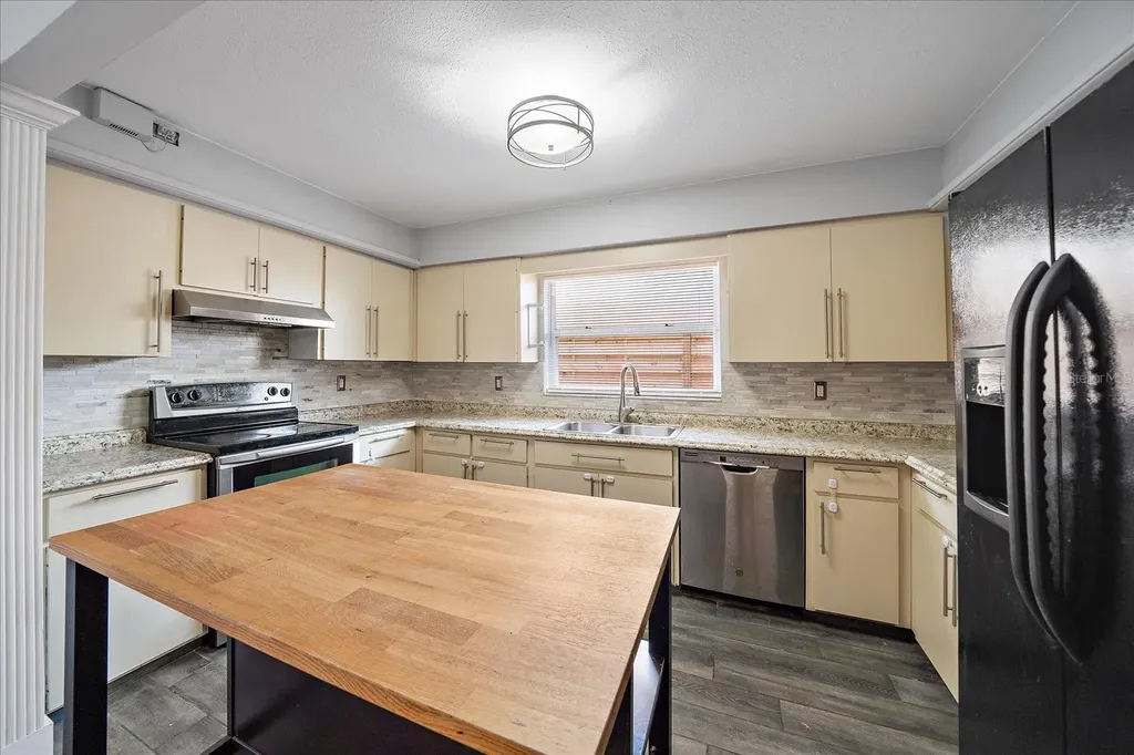 2619 Robinson Avenue Sarasota FL 34232
