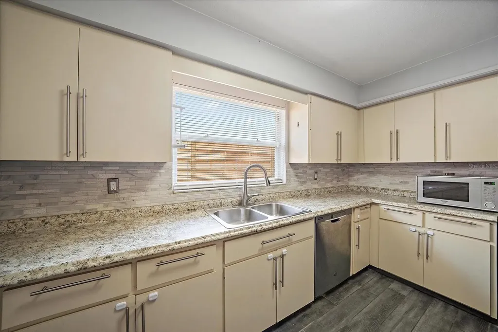 2619 Robinson Avenue Sarasota FL 34232
