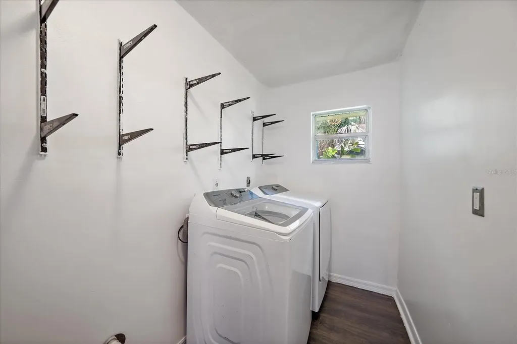 2619 Robinson Avenue Sarasota FL 34232