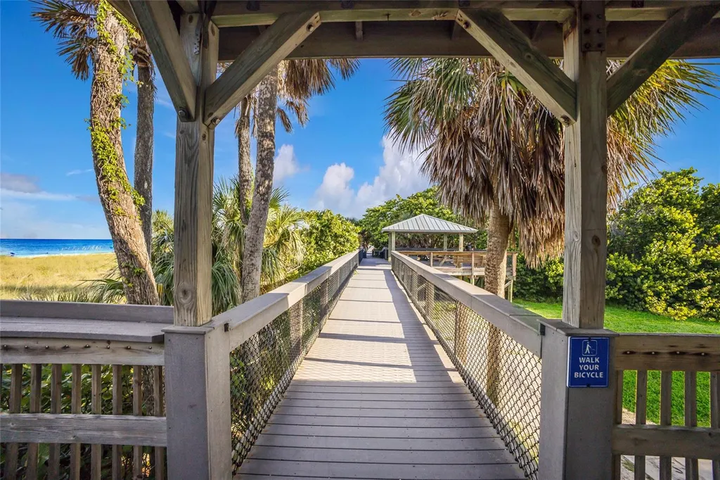 404 Oxford Drive Nokomis FL 34275