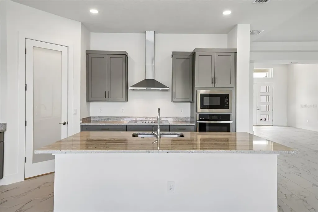 8255 Golden Beach Court Parrish FL 34219