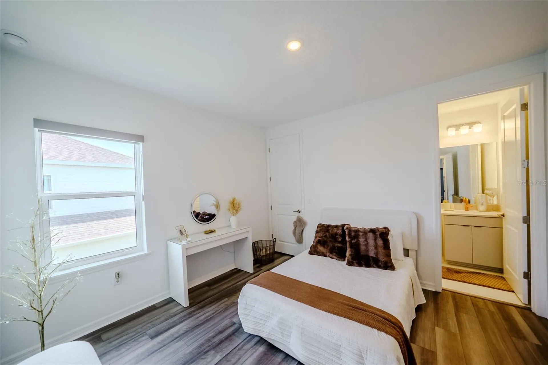 9121 Radiant Circle Sarasota FL 34241