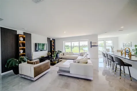 9121 Radiant Circle Sarasota FL 34241