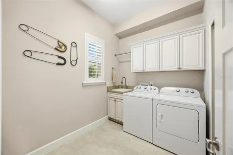 16825 NW 2nd Road Newberry FL 32669