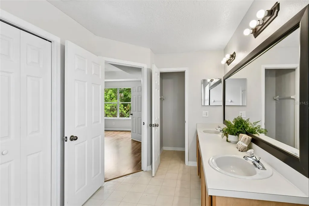 832 Magnolia Creek Circle Orlando FL 32828