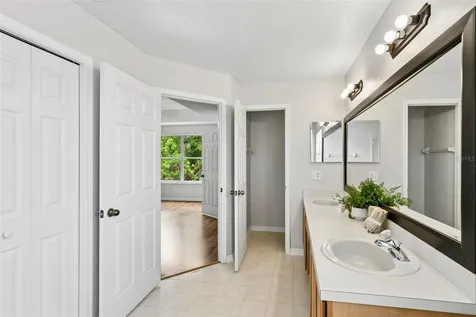 832 Magnolia Creek Circle Orlando FL 32828