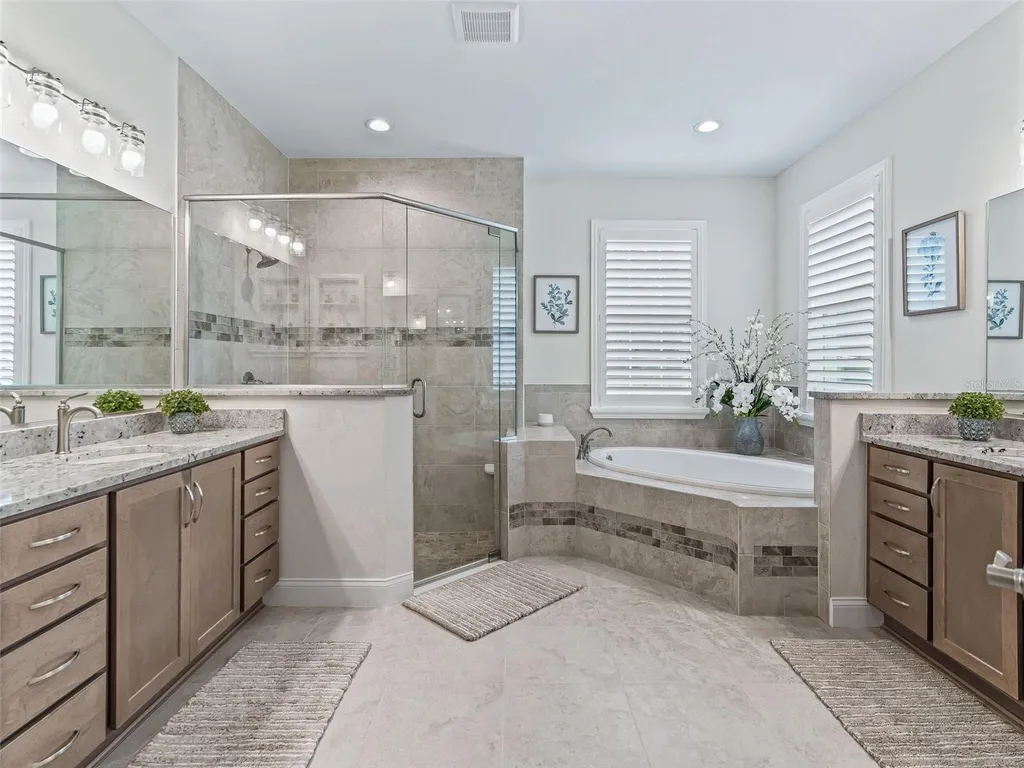 3828 Oak Pointe Drive Lady Lake FL 32159