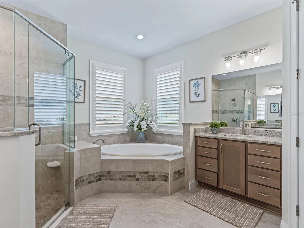 3828 Oak Pointe Drive Lady Lake FL 32159