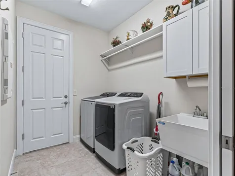 3828 Oak Pointe Drive Lady Lake FL 32159