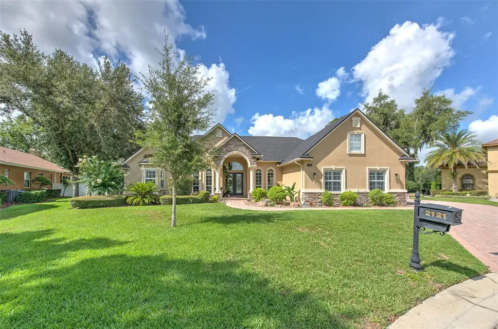 2121 Southern Oaks Lane Lakeland FL 33813