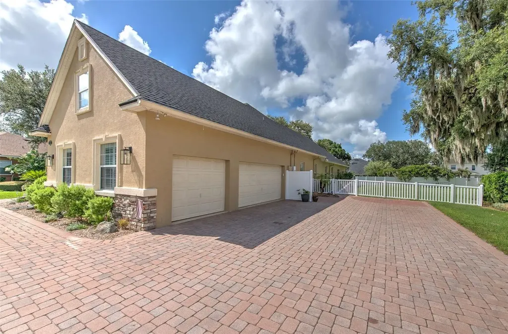 2121 Southern Oaks Lane Lakeland FL 33813