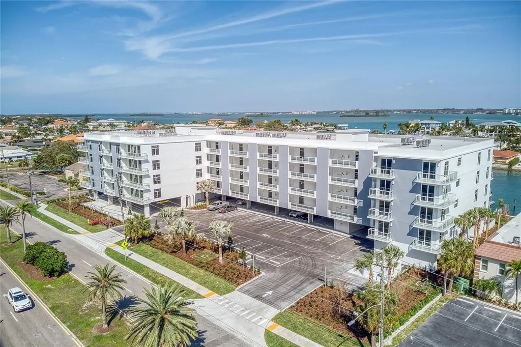 415 Island Way Clearwater Beach FL 33767