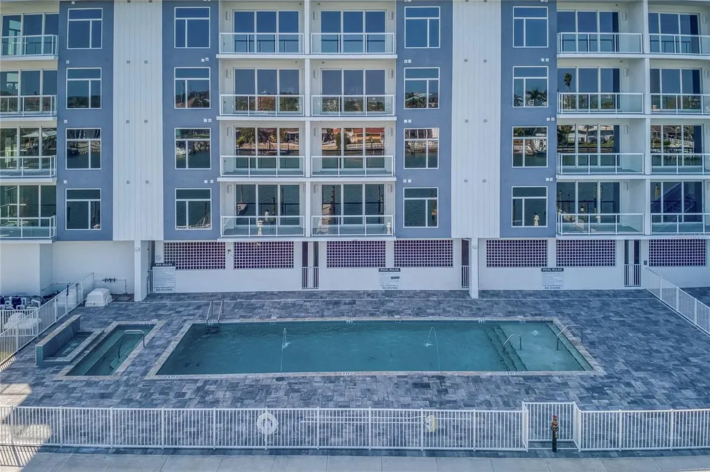415 Island Way Clearwater Beach FL 33767