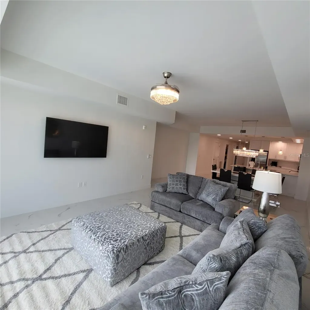 415 Island Way Clearwater Beach FL 33767
