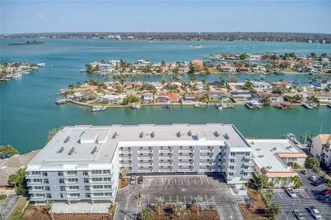 415 Island Way Clearwater Beach FL 33767