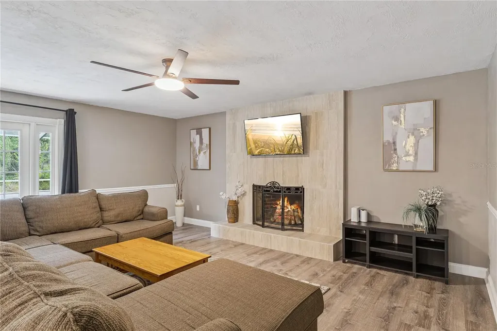 537 Pelican Bay Drive Daytona Beach FL 32119