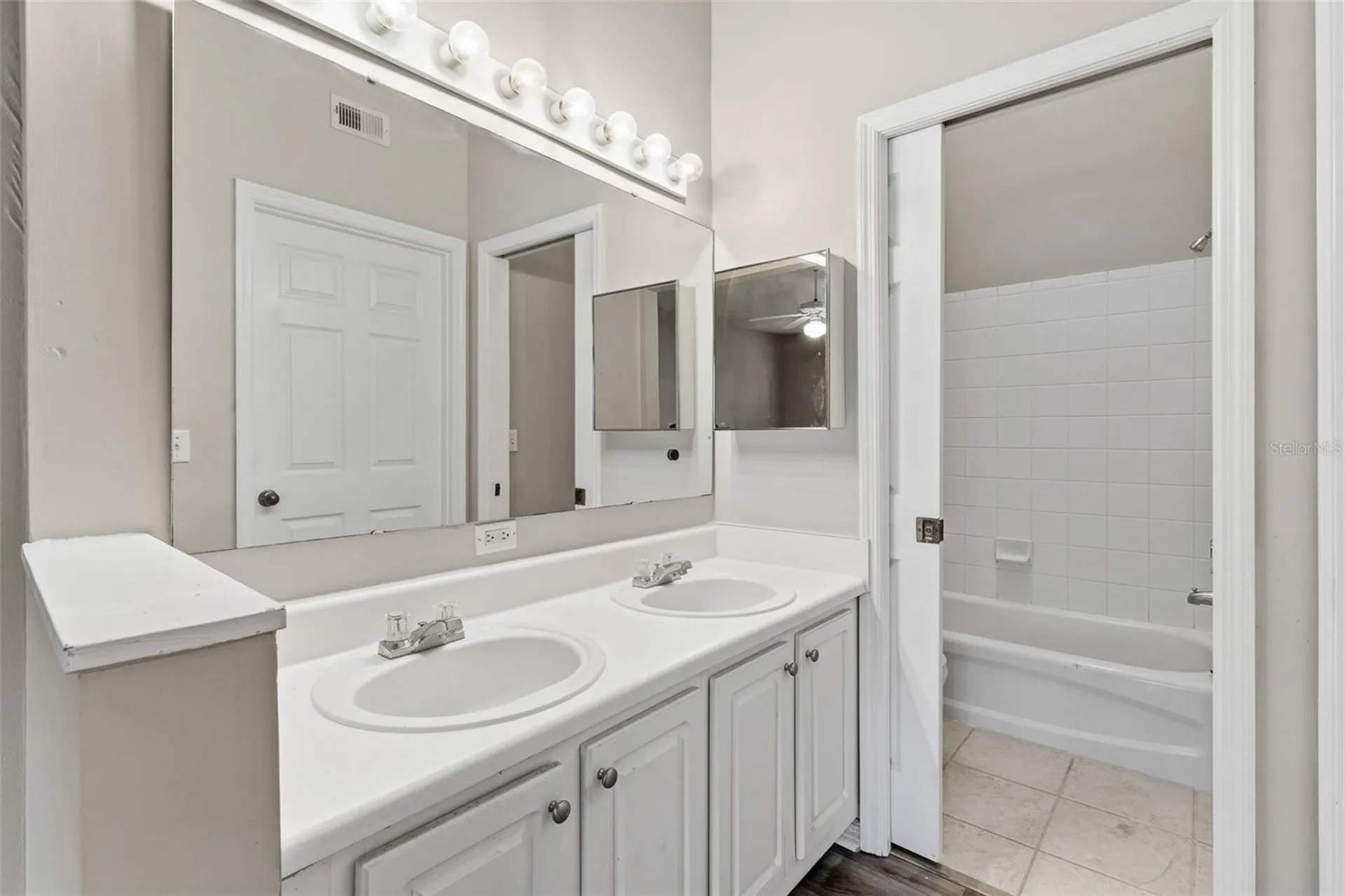 10000 SW 52nd Avenue Gainesville FL 32608