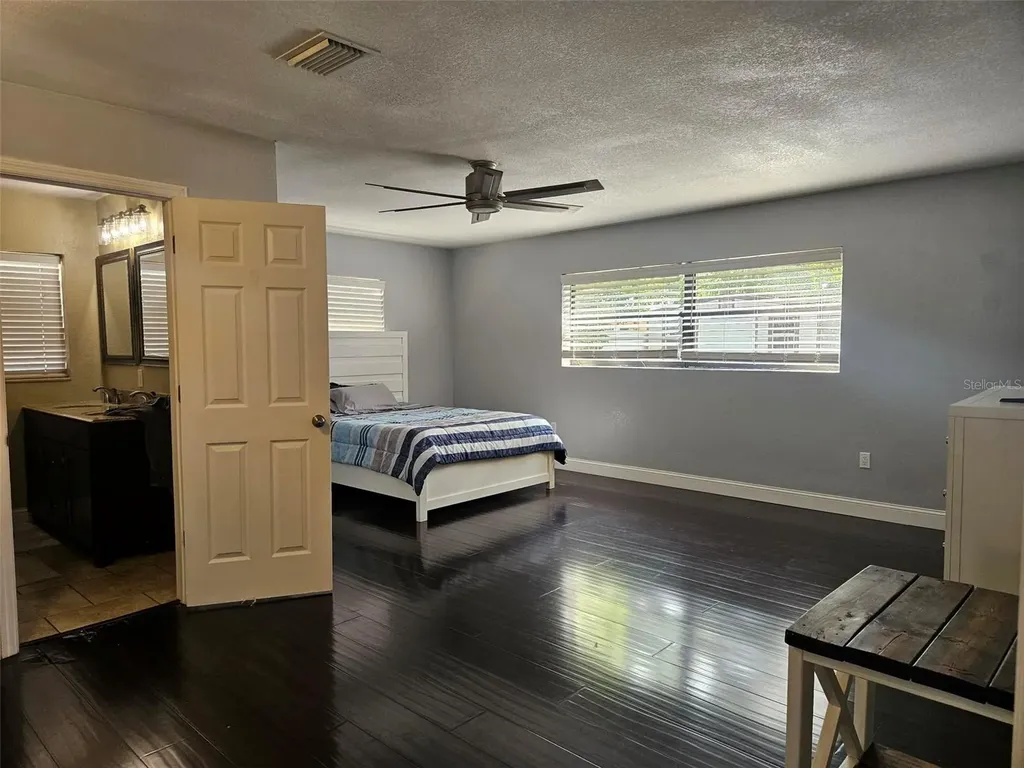 1417 27th Street W Bradenton FL 34205