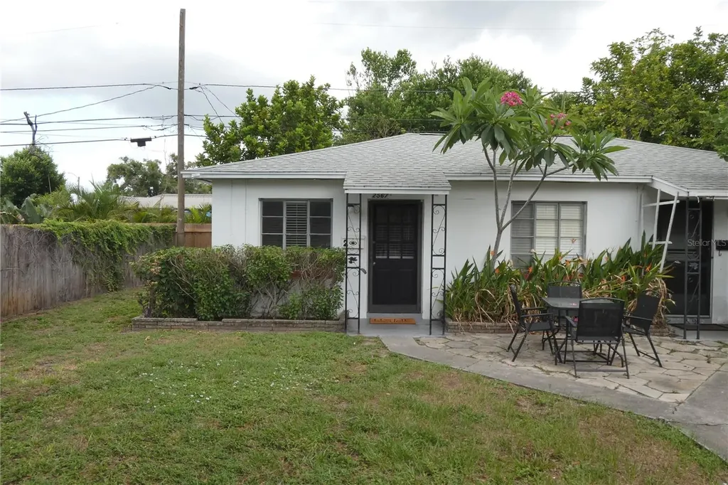 2567 15th Avenue N St Petersburg FL 33713