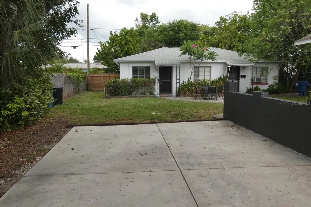2567 15th Avenue N St Petersburg FL 33713