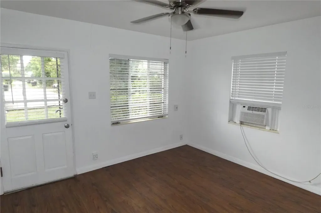2567 15th Avenue N St Petersburg FL 33713