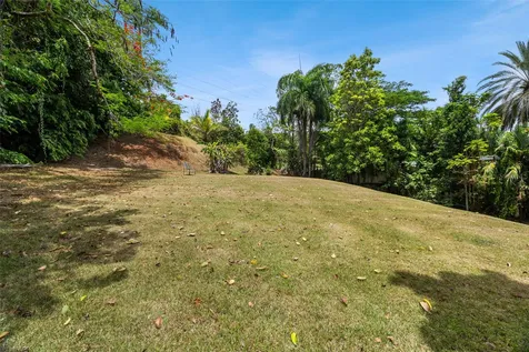 1841 Begonia St, Santa Maria San Juan PR 00927