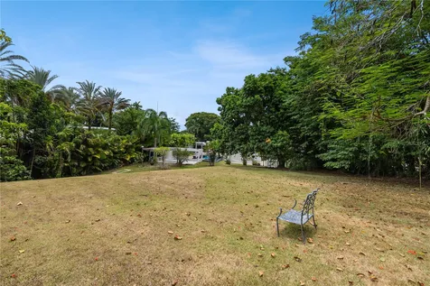 1841 Begonia St, Santa Maria San Juan PR 00927