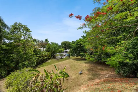 1841 Begonia St, Santa Maria San Juan PR 00927