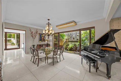 1841 Begonia St, Santa Maria San Juan PR 00927