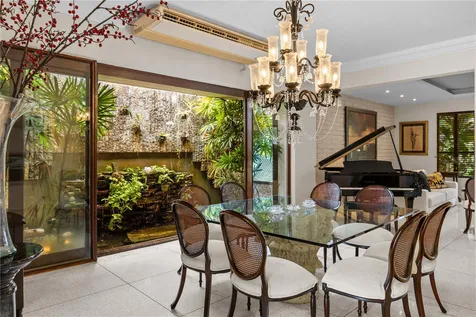 1841 Begonia St, Santa Maria San Juan PR 00927