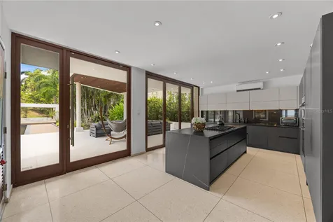 1841 Begonia St, Santa Maria San Juan PR 00927