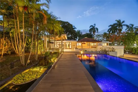 1841 Begonia St, Santa Maria San Juan PR 00927