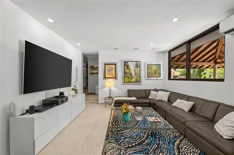 1841 Begonia St, Santa Maria San Juan PR 00927