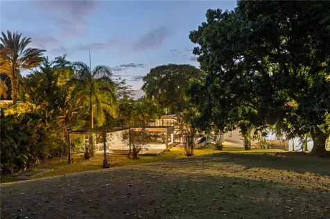 1841 Begonia St, Santa Maria San Juan PR 00927