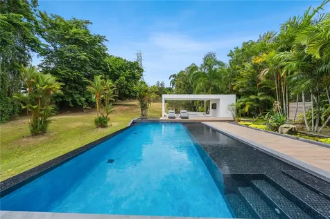 1841 Begonia St, Santa Maria San Juan PR 00927