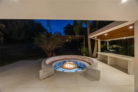 1841 Begonia St, Santa Maria San Juan PR 00927