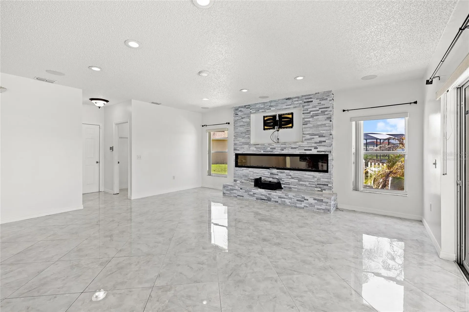 2528 Calla Lily Cove Kissimmee FL 34758