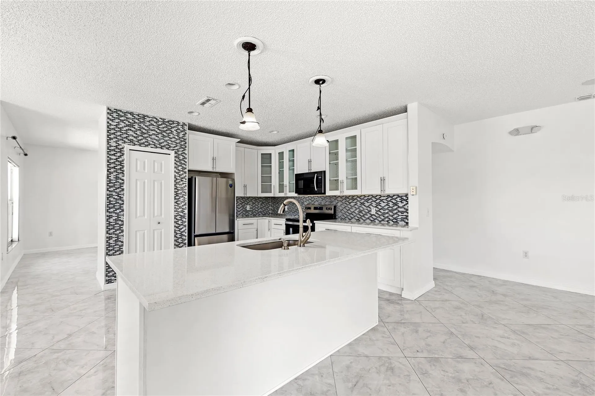 2528 Calla Lily Cove Kissimmee FL 34758