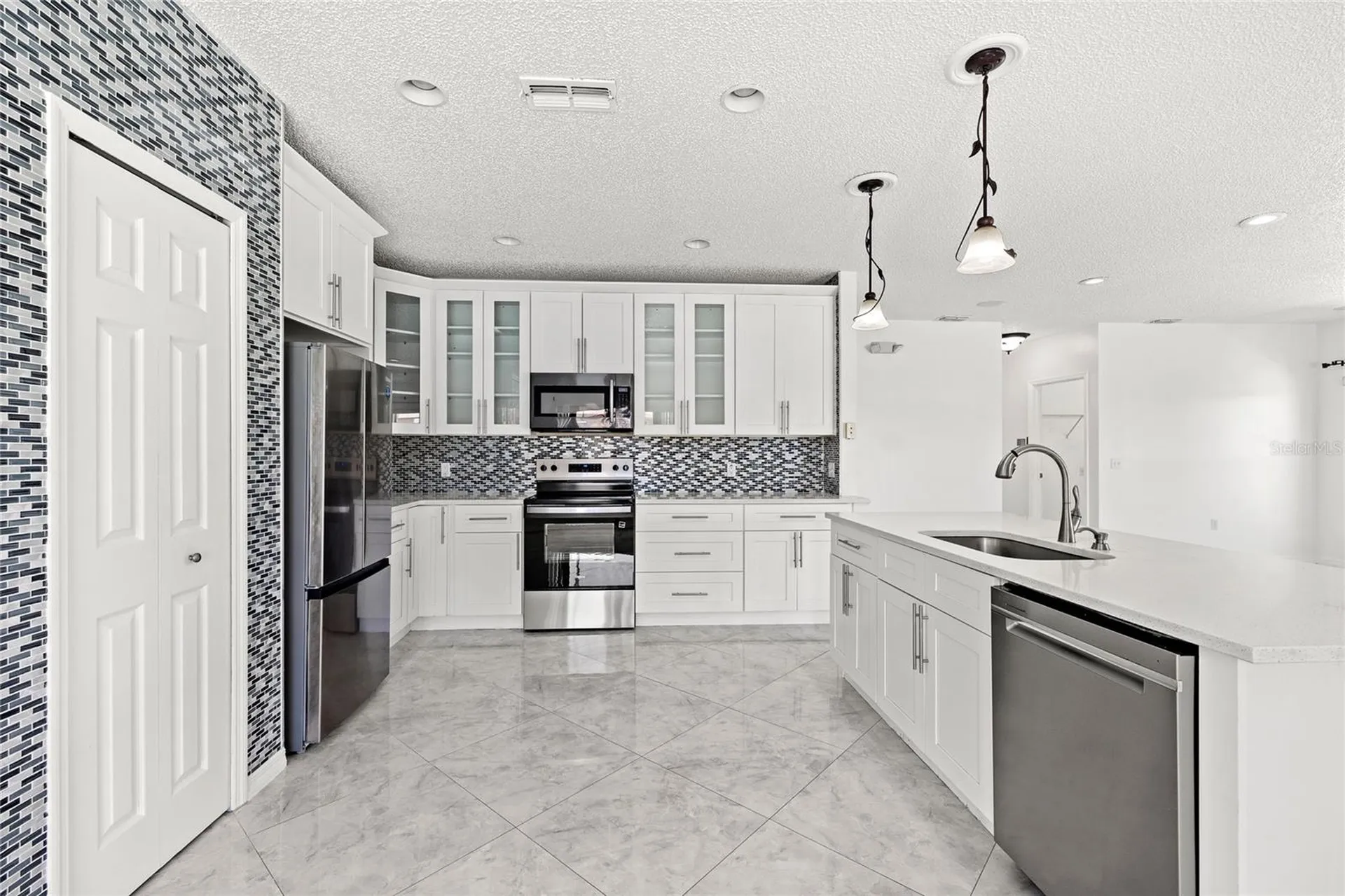 2528 Calla Lily Cove Kissimmee FL 34758