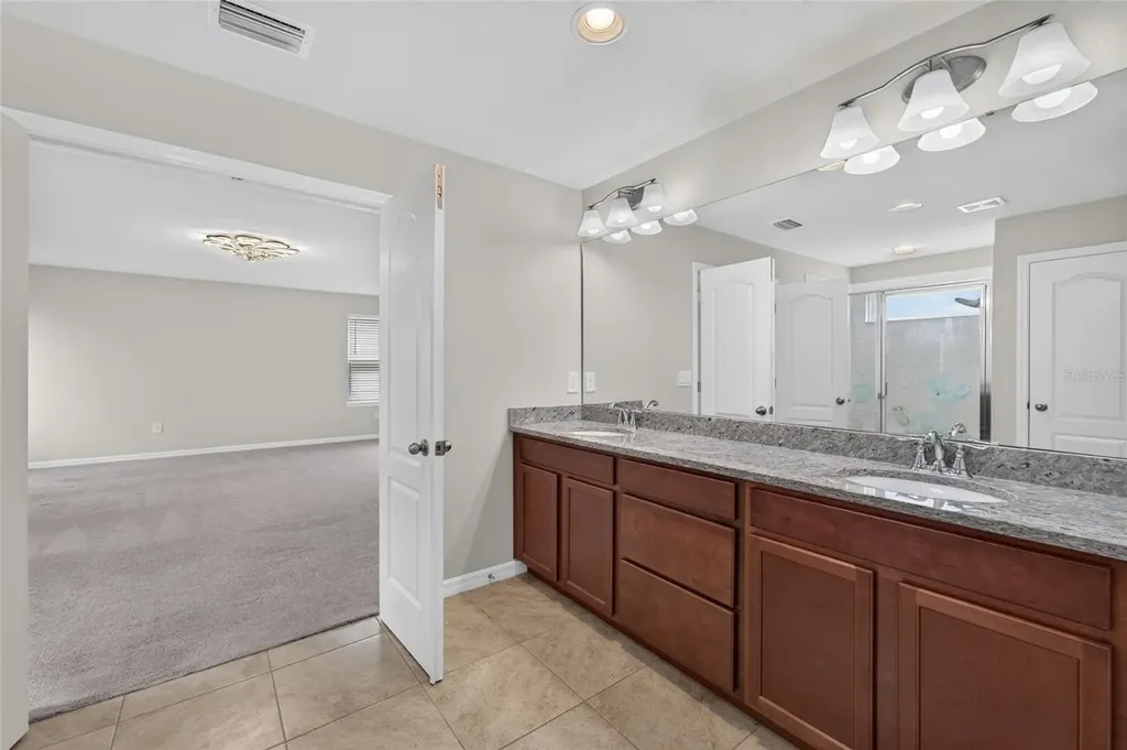 11628 Lake Lucaya Drive Riverview FL 33579