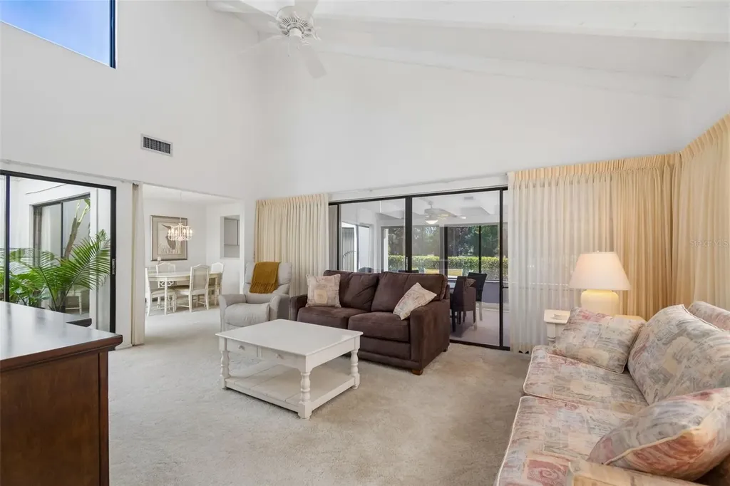 100 Lisa Lane Oldsmar FL 34677