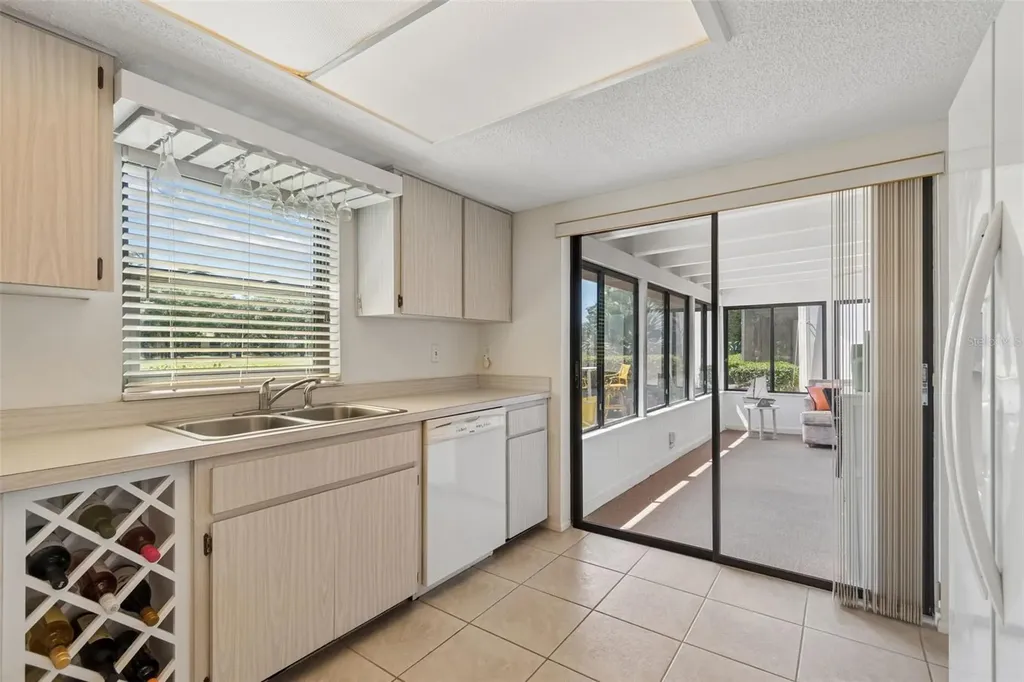 100 Lisa Lane Oldsmar FL 34677