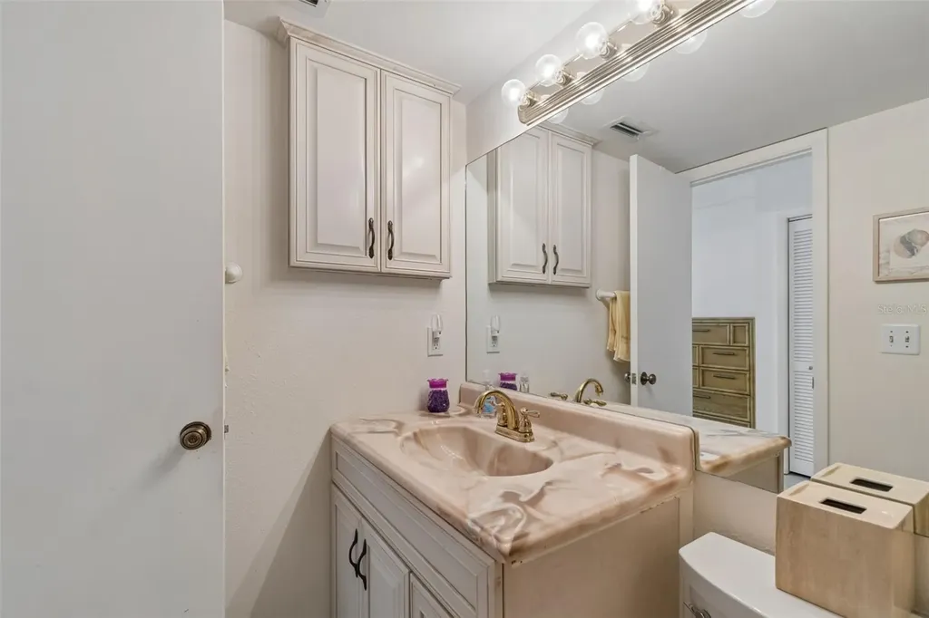 100 Lisa Lane Oldsmar FL 34677