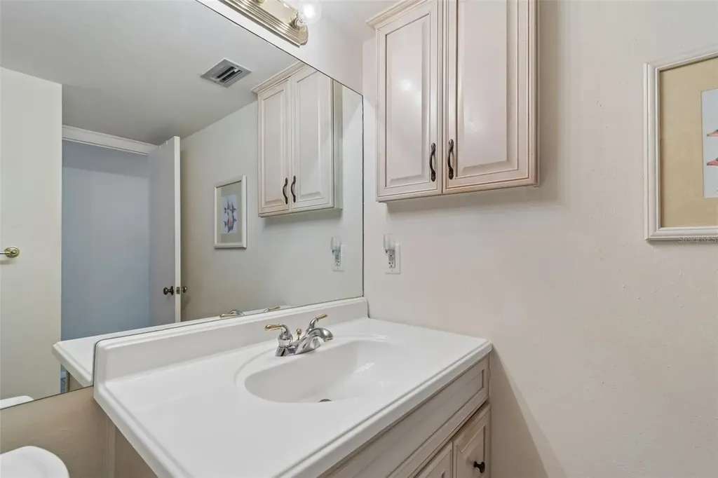 100 Lisa Lane Oldsmar FL 34677